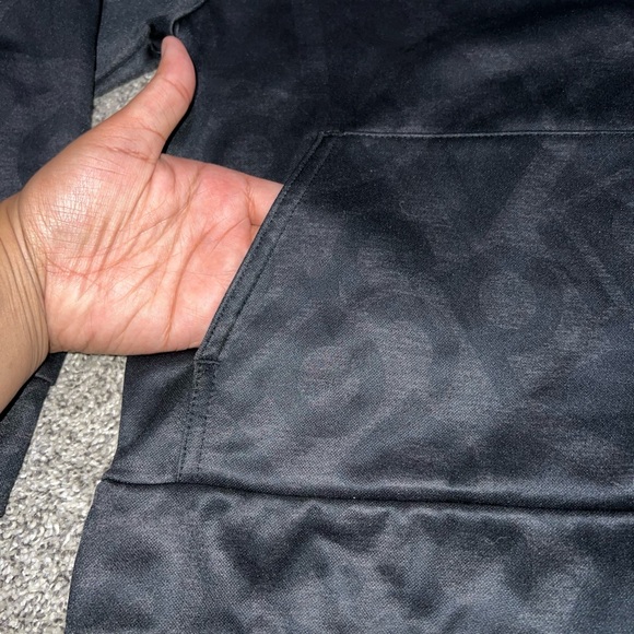 2 Adidas pull over hoodies size boys 6 & 8 - Picture 9 of 12